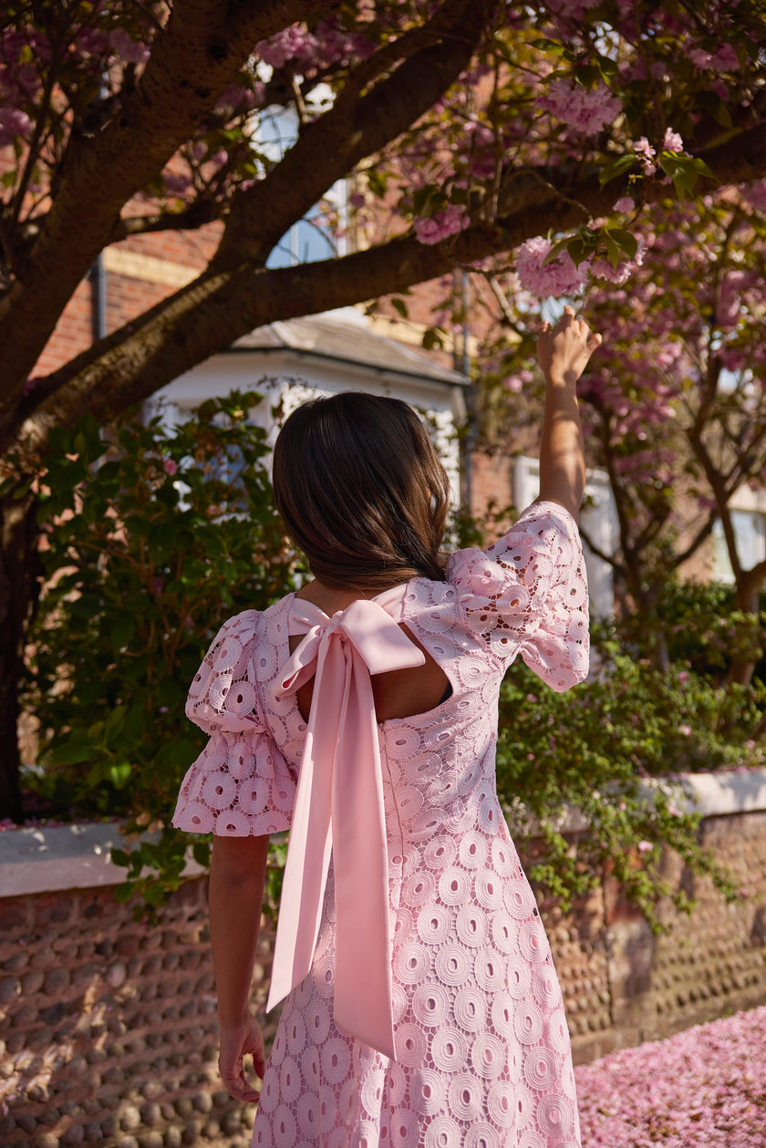 CALLIE LACE PUFF SLEEVE MIDI DRESS WTH BOW BACK - PALE PINK