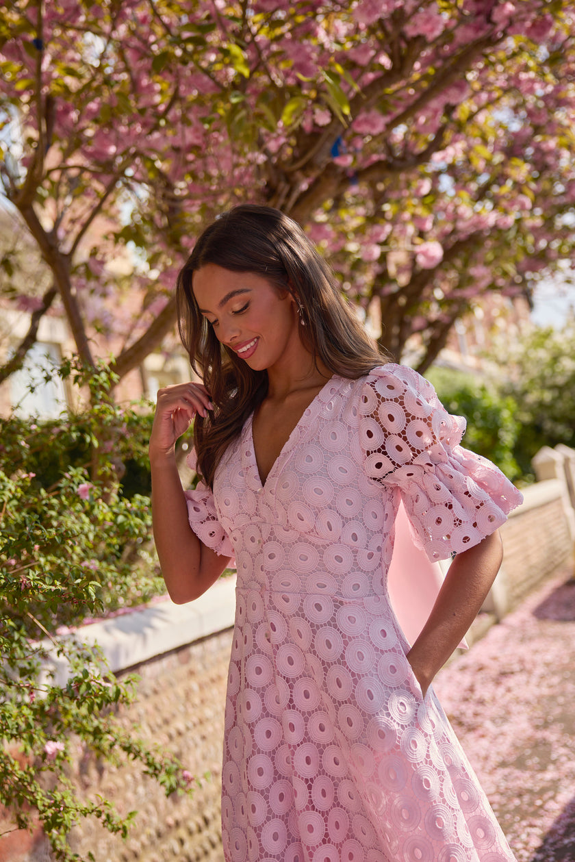 CALLIE LACE PUFF SLEEVE MIDI DRESS WTH BOW BACK - PALE PINK
