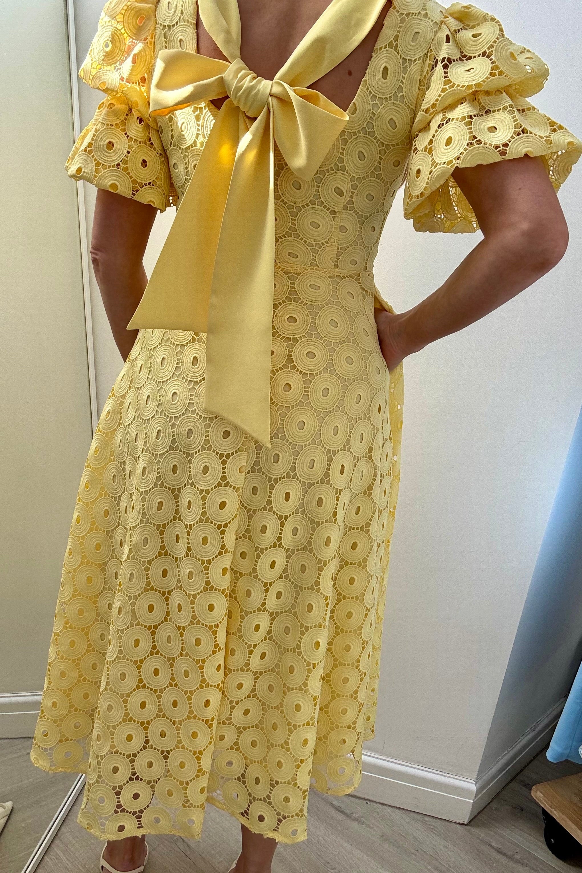 CALLIE LACE PUFF SLEEVE MIDI DRESS WTH BOW BACK - LEMON YELLOW