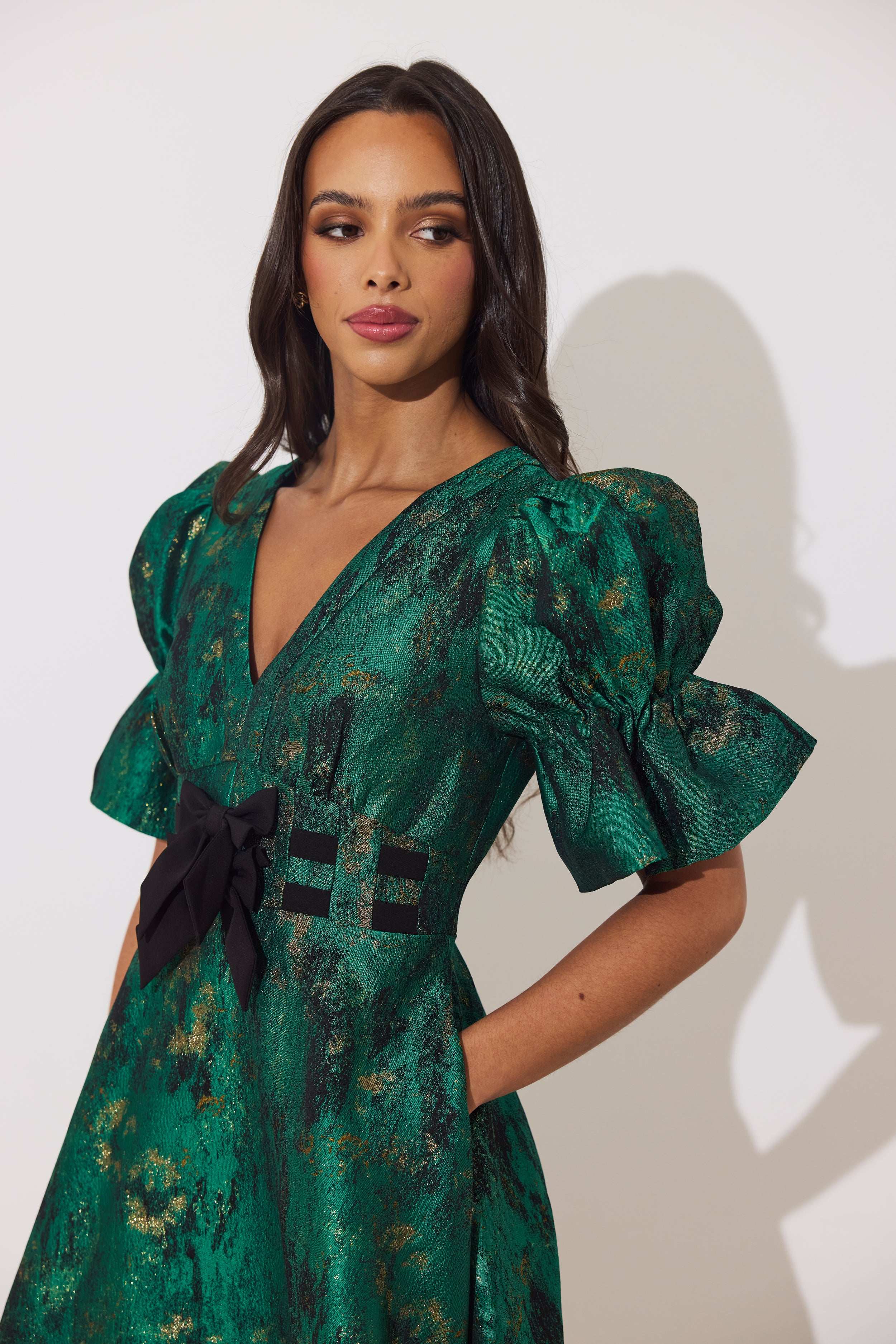 CALLIE METALLIC BOW FULL SKIRT MIDI DRESS - EMERALD GREEN