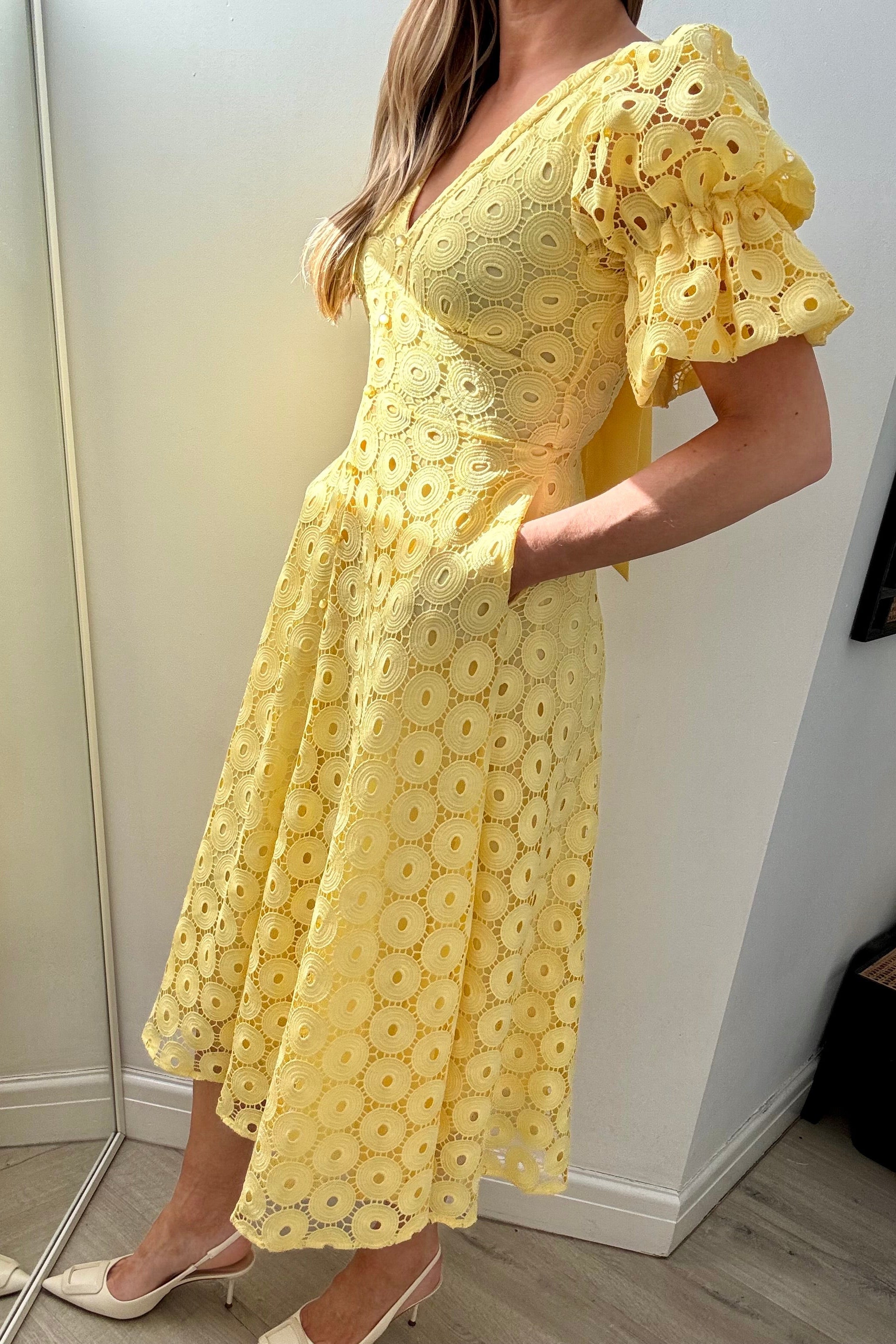 CALLIE LACE PUFF SLEEVE MIDI DRESS WTH BOW BACK - LEMON YELLOW